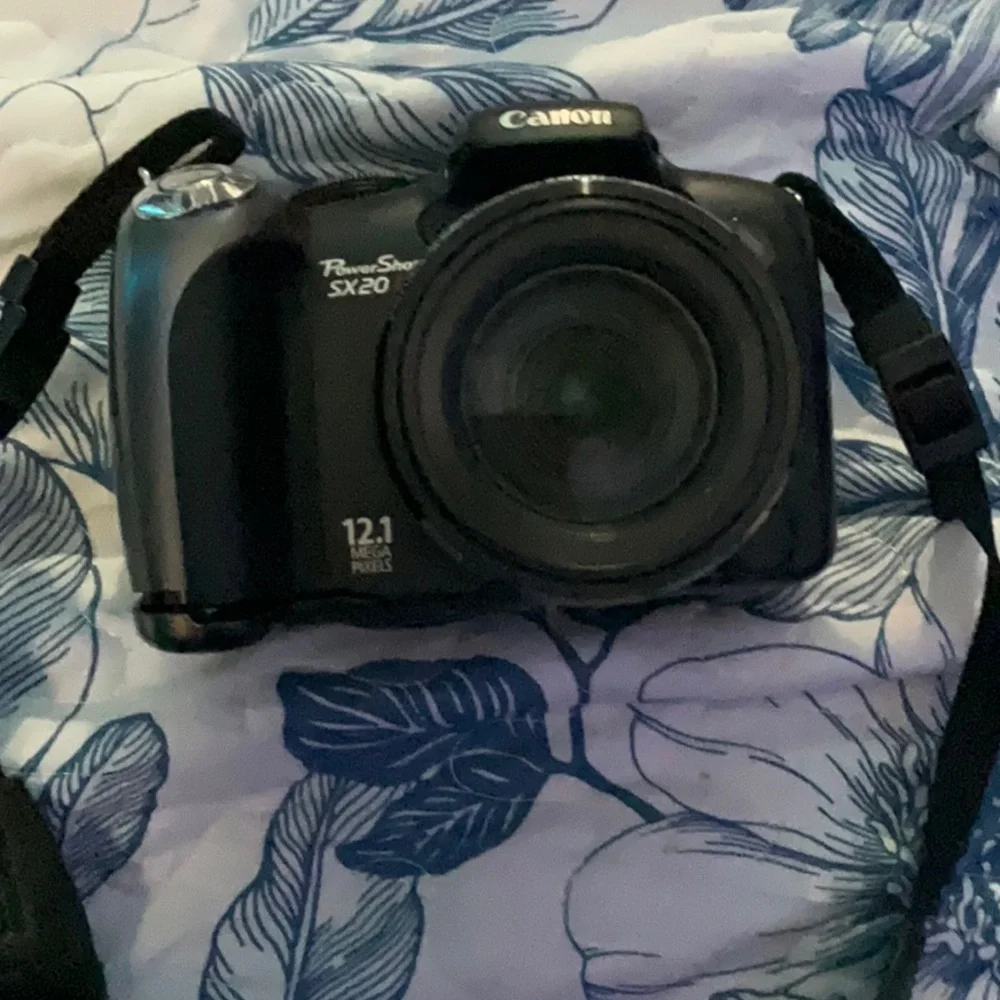 Canon PowerShot SX20 IS Black Digital Camera